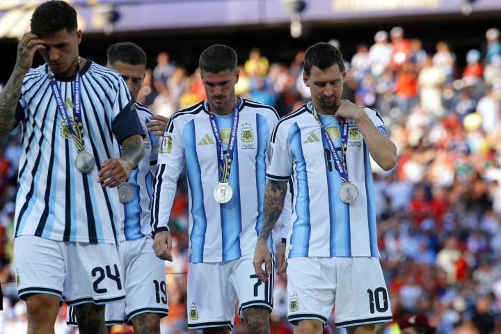 La selección argentina regresará este lunes al país tras caer en la final del Mundial