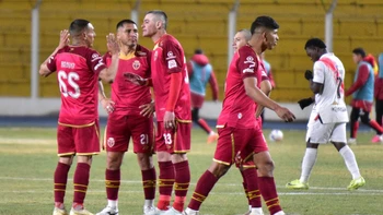 Real Oruro amarga el debut de Eduardo Villegas en Nacional Potosí Real Oruro amarga el debut de Eduardo Villegas en Nacional Potosí