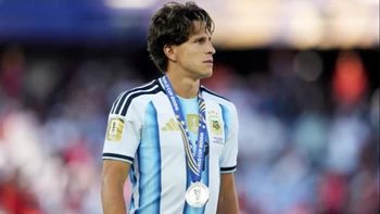 Giuliano Simeone a la afición argentina: "Perdón por no poder llevarles la copa" Giuliano Simeone a la afición argentina: "Perdón por no poder llevarles la copa"