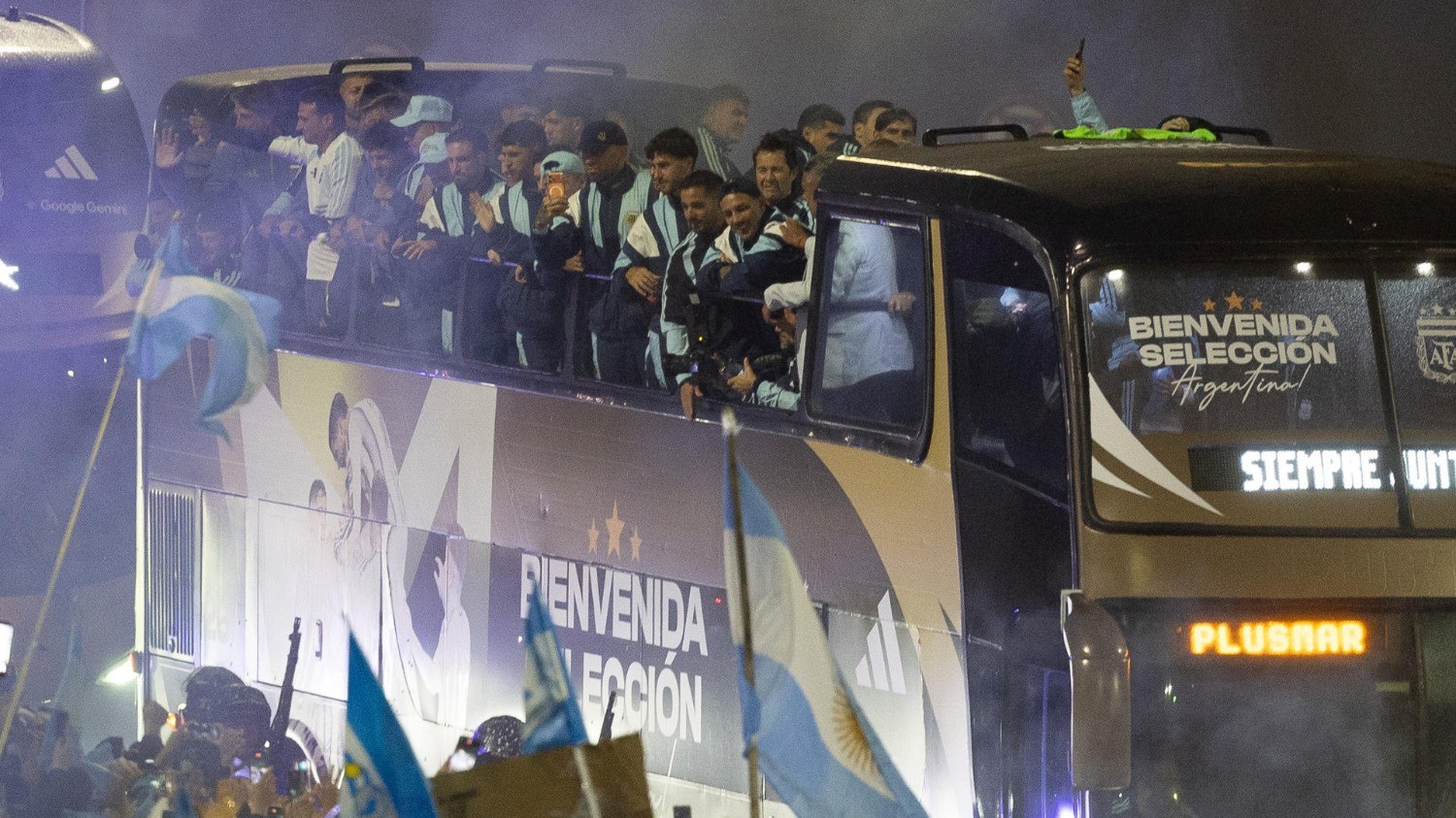 Milei dice que los jugadores decidieron no festejar y que Messi es el mejor de la historia