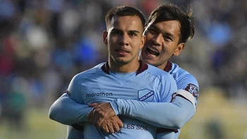 Bolívar logra una estrecha diferencia que deberá defenderla en Porto Alegre Bolívar logra una estrecha diferencia que deberá defenderla en Porto Alegre