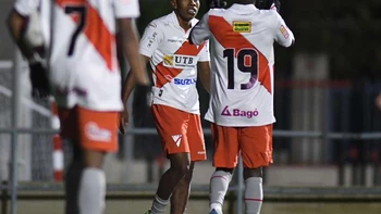 Mirá el golazo de Diego Daniel Medina para Always Ready Mirá el golazo de Diego Daniel Medina para Always Ready