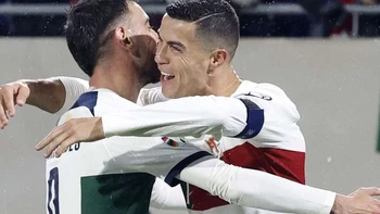 Portugal golea 6-0 a Luxemburgo y camina con paso firme a la Eurocopa Portugal golea 6-0 a Luxemburgo y camina con paso firme a la Eurocopa