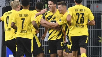 Borussia Dortmund y Haaland arrancan con buen pie en la Bundesliga Borussia Dortmund y Haaland arrancan con buen pie en la Bundesliga