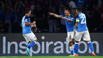 Napoli derrotó 4-2 al Ajax y clasificó a los octavos de Champions Napoli derrotó 4-2 al Ajax y clasificó a los octavos de Champions