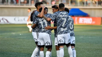 Colo Colo, de Quinteros, golea en el arranque del campeonato chileno Colo Colo, de Quinteros, golea en el arranque del campeonato chileno