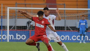 Paso firme: Real Oruro vence a FC Universitario y manda en el Grupo B Paso firme: Real Oruro vence a FC Universitario y manda en el Grupo B