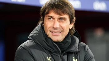 El entrenador del Tottenham, Antonio Conte, pasó por el quirófano por un problema de vesícula El entrenador del Tottenham, Antonio Conte, pasó por el quirófano por un problema de vesícula