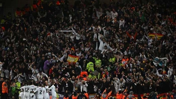 ¡Así gana el Madrid! Real Madrid goleó 5-2 al Liverpool en Inglaterra ¡Así gana el Madrid! Real Madrid goleó 5-2 al Liverpool en Inglaterra