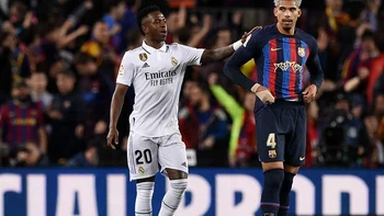 Baja en la Selección de Uruguay y Barcelona: Ronald Araujo sufrió una lesión muscular Baja en la Selección de Uruguay y Barcelona: Ronald Araujo sufrió una lesión muscular