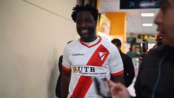 Wilfred Bony ya se puso la camiseta de Always Ready Wilfred Bony ya se puso la camiseta de Always Ready