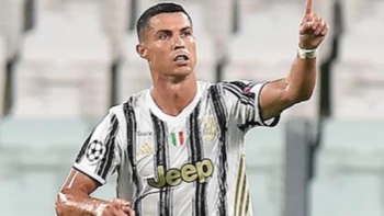 Cristiano Ronaldo toca la puerta del Barcelona de Lionel Messi Cristiano Ronaldo toca la puerta del Barcelona de Lionel Messi