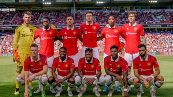 Consorcio qatarí realiza millonaria oferta para comprar la totalidad del Manchester United Consorcio qatarí realiza millonaria oferta para comprar la totalidad del Manchester United