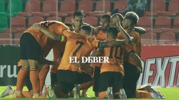 Royal Pari ganó (1-2) y le puso freno a Oriente Petrolero Royal Pari ganó (1-2) y le puso freno a Oriente Petrolero