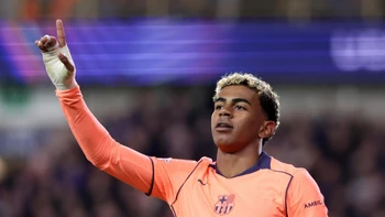 Lamine Yamal evita la derrota del Barcelona en Brujas y salva un empate 3-3 Lamine Yamal evita la derrota del Barcelona en Brujas y salva un empate 3-3