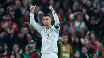 Portugal aplaza su clasificación; Cristiano Ronaldo, expulsado Portugal aplaza su clasificación; Cristiano Ronaldo, expulsado