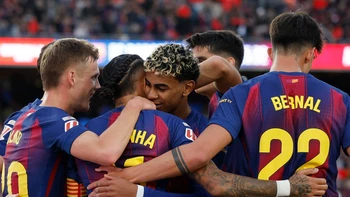 El Barcelona celebra con triunfo ante el Alavés en su 126 aniversario El Barcelona celebra con triunfo ante el Alavés en su 126 aniversario