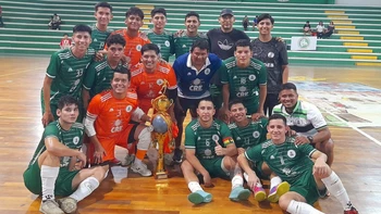 CRE campeón; dueño y señor del futsal cruceño CRE campeón; dueño y señor del futsal cruceño
