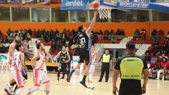 Leones se impuso a Nacional en la primera final de la Libobásquet Leones se impuso a Nacional en la primera final de la Libobásquet