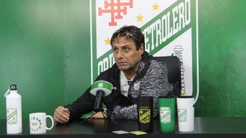 Hoyos, DT de Oriente Petrolero: "Hay que demostrar que estamos creciendo día a día" Hoyos, DT de Oriente Petrolero: "Hay que demostrar que estamos creciendo día a día"