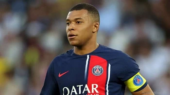 Mbappé "merece el Balón de Oro", estima el presidente del PSG Nasser Al-Khelaifi Mbappé "merece el Balón de Oro", estima el presidente del PSG Nasser Al-Khelaifi