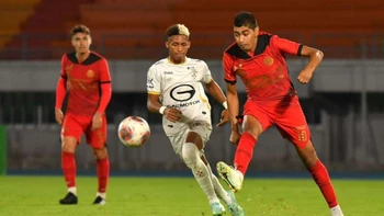 Universitario de Vinto puso freno a Real Santa Cruz ganándole por 1-0 Universitario de Vinto puso freno a Real Santa Cruz ganándole por 1-0