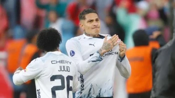 Liga de Quito pone un pie en la final de la Sudamericana tras golear a Defensa y Justicia Liga de Quito pone un pie en la final de la Sudamericana tras golear a Defensa y Justicia