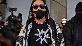 Ronaldinho anuncia que dio positivo por covid-19 Ronaldinho anuncia que dio positivo por covid-19