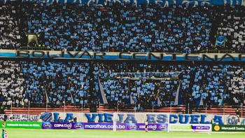 Hinchas de Bolívar preparan gran recibimiento frente al Paranaense Hinchas de Bolívar preparan gran recibimiento frente al Paranaense