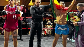 Marcos Vásquez pone en alto el nombre de Bolivia al consagrarse campeón mundial de Muay Thai Marcos Vásquez pone en alto el nombre de Bolivia al consagrarse campeón mundial de Muay Thai