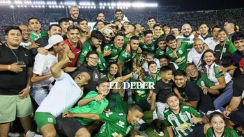 Oriente Petrolero ganó la Copa Santa Cruz mediante los penales (3-2) Oriente Petrolero ganó la Copa Santa Cruz mediante los penales (3-2)