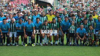 El clásico cruceño de leyendas terminó empatado sin goles El clásico cruceño de leyendas terminó empatado sin goles