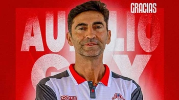 José Aurelio Gay dejó de ser DT de Guabirá José Aurelio Gay dejó de ser DT de Guabirá