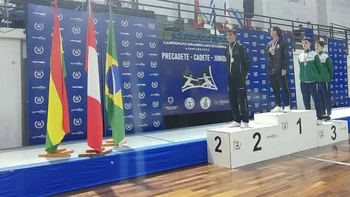 El boliviano Esteban Mayer obtuvo medalla de plata en el Sudamericano de Esgrima El boliviano Esteban Mayer obtuvo medalla de plata en el Sudamericano de Esgrima