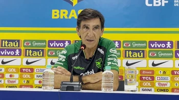 Gustavo Costas, DT de La Verde: "No hay que tener miedo, esto es fútbol" Gustavo Costas, DT de La Verde: "No hay que tener miedo, esto es fútbol"
