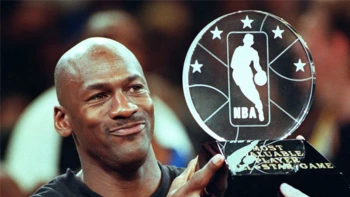Michael Jordan rechazó 100 millones de dólares por un trabajo de solo dos horas Michael Jordan rechazó 100 millones de dólares por un trabajo de solo dos horas