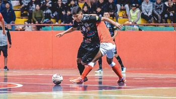 Fantasmas y Petrolero son los finalistas de la Liga Nacional de Futsal Fantasmas y Petrolero son los finalistas de la Liga Nacional de Futsal