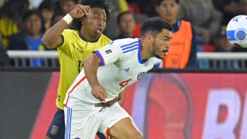 Ecuador hunde a Chile con un solitario gol de Ángel Mena Ecuador hunde a Chile con un solitario gol de Ángel Mena