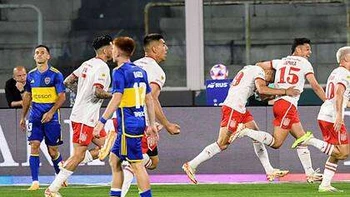 Boca pierde con Estudiantes y se queda con un pie afuera de la Copa Libertadores Boca pierde con Estudiantes y se queda con un pie afuera de la Copa Libertadores