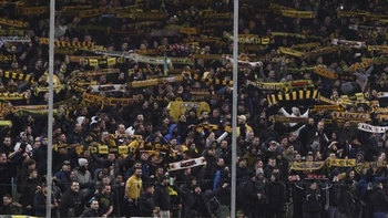 Aplazado el AEK Atenas-Dinamo de Zagreb tras la muerte de un aficionado griego Aplazado el AEK Atenas-Dinamo de Zagreb tras la muerte de un aficionado griego