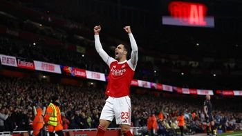 Arsenal sufre pero vence al Brentford con Merino como figura Arsenal sufre pero vence al Brentford con Merino como figura