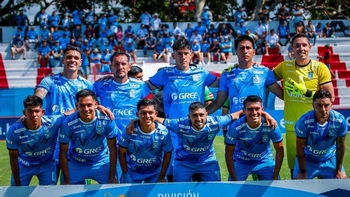 Blooming trabaja en la renovación de tres jugadores y va por un defensor Blooming trabaja en la renovación de tres jugadores y va por un defensor