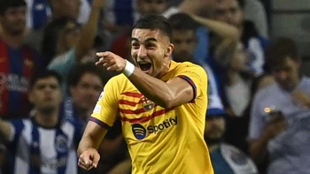 El Barcelona venció (0-1) al Oporto y manda en el grupo H de la Champions El Barcelona venció (0-1) al Oporto y manda en el grupo H de la Champions