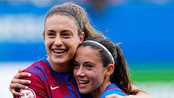 Putellas y Bonmatí permiten golear al Barça en arranque de Champions femenina Putellas y Bonmatí permiten golear al Barça en arranque de Champions femenina