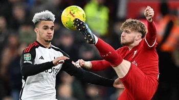 Liverpool se adelanta 2-1 al Fulham en semifinal de Copa de la Liga Liverpool se adelanta 2-1 al Fulham en semifinal de Copa de la Liga