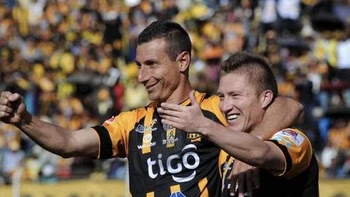 Alejandro Chumacero y Pablo Escobar festejaron el título de The Strongest Alejandro Chumacero y Pablo Escobar festejaron el título de The Strongest