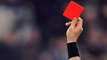 IFAB recomienda probar las expulsiones temporales en el fútbol profesional IFAB recomienda probar las expulsiones temporales en el fútbol profesional