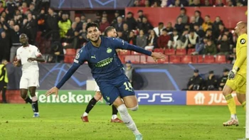 El Sevilla de Diego Alonso dice adiós a la Champions tras perder con PSV El Sevilla de Diego Alonso dice adiós a la Champions tras perder con PSV