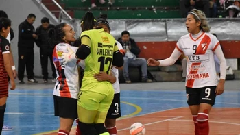Always Ready y Víctor Muriel, finalistas de la Simón Bolívar de Futsal Femenino Always Ready y Víctor Muriel, finalistas de la Simón Bolívar de Futsal Femenino
