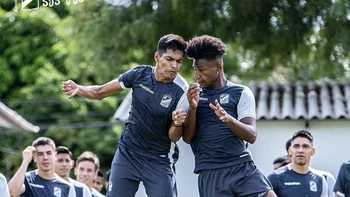 Oriente Petrolero sigue entrenándose a doble turno Oriente Petrolero sigue entrenándose a doble turno